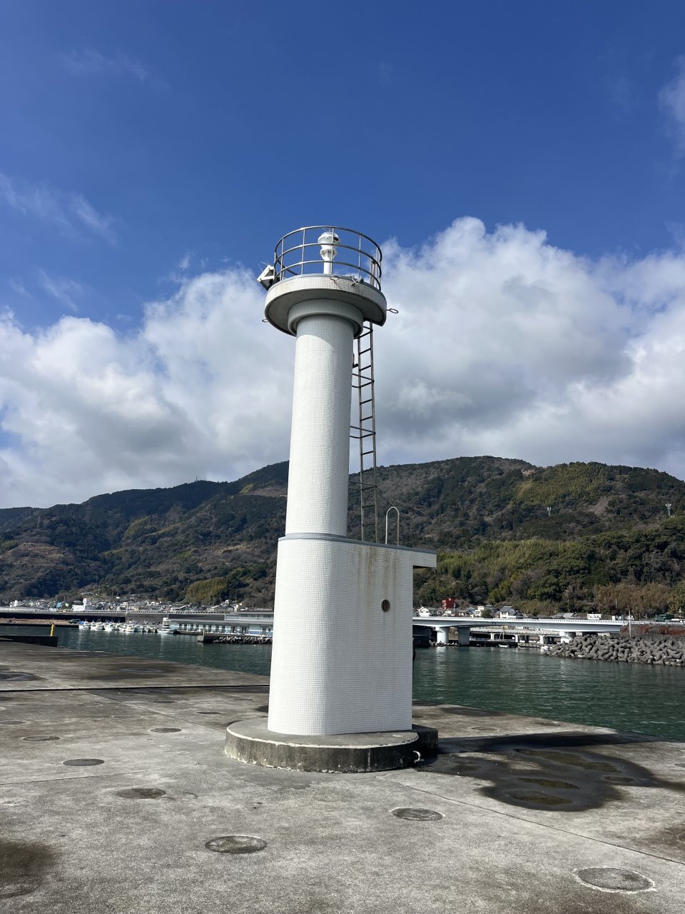 YH港南防波堤灯台 1