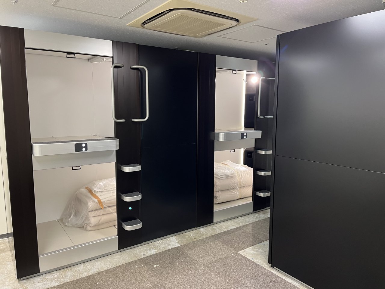 カプセルベッド設置 1